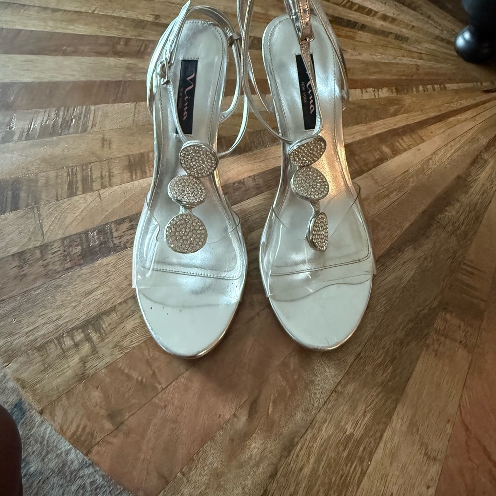 Nina Silver Heels Elegant Design